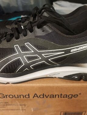 Asics Black Running Sneakers with White Detailing GEL PULSE 12